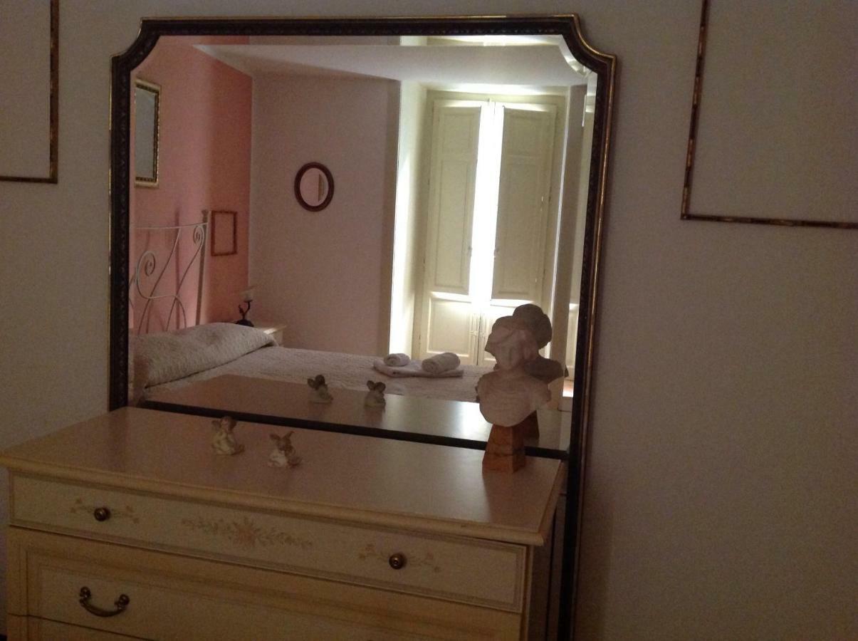 Ferienwohnung Vucciria 57 Locazione Turistica Nel Cuore Pulsante Della Movida! Palermo Exterior foto