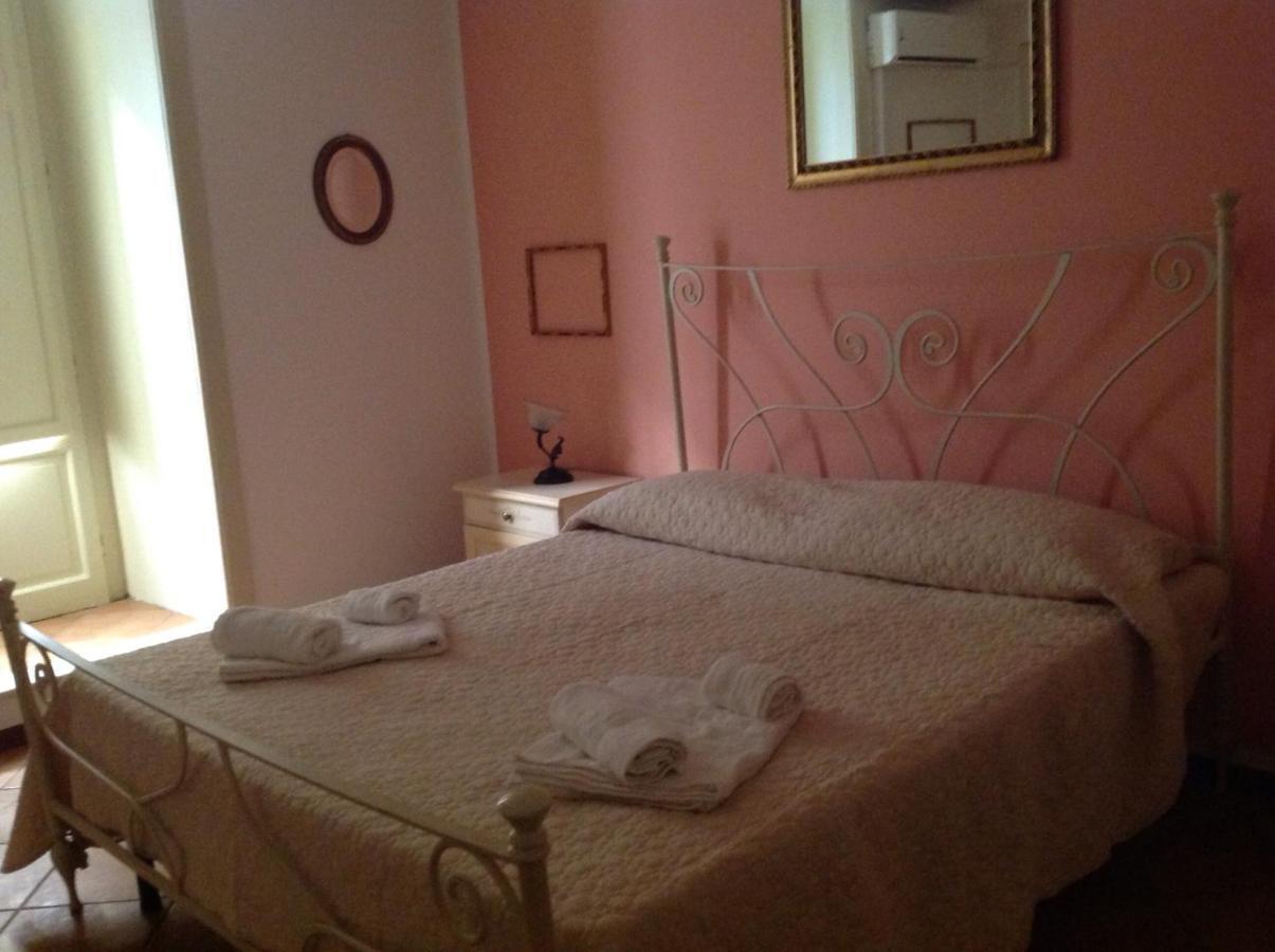 Ferienwohnung Vucciria 57 Locazione Turistica Nel Cuore Pulsante Della Movida! Palermo Exterior foto