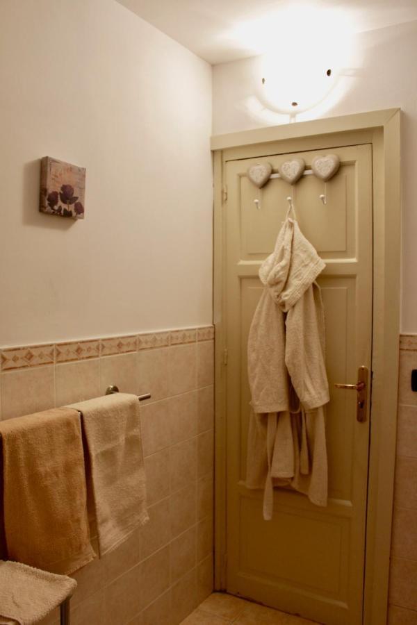 Ferienwohnung Vucciria 57 Locazione Turistica Nel Cuore Pulsante Della Movida! Palermo Exterior foto